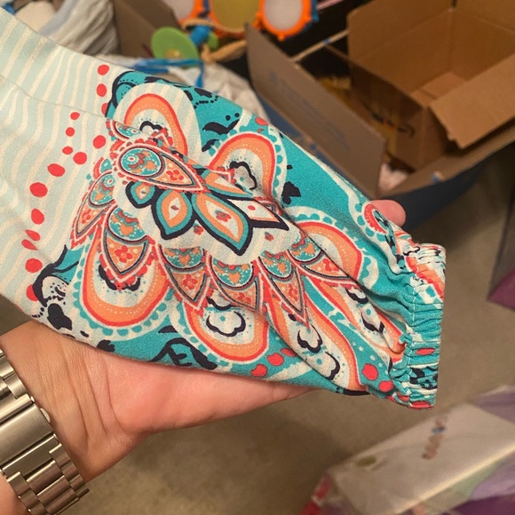 🎄5/25 Red Camel Top, Very Colorful! - Picture 5 of 6